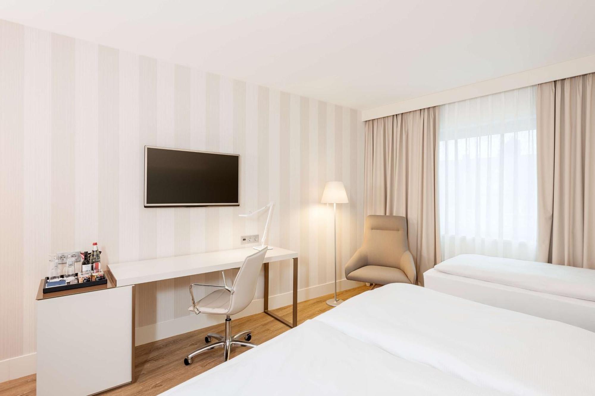 เอ็นเอช กราซ ซิตี้ Hotel ภายนอก รูปภาพ