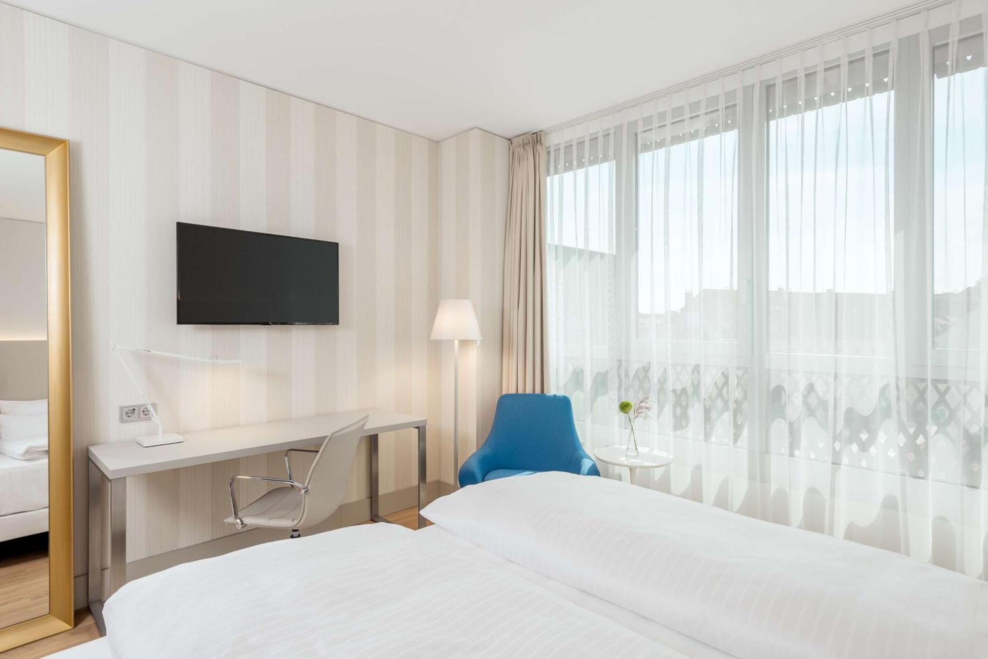 เอ็นเอช กราซ ซิตี้ Hotel ภายนอก รูปภาพ