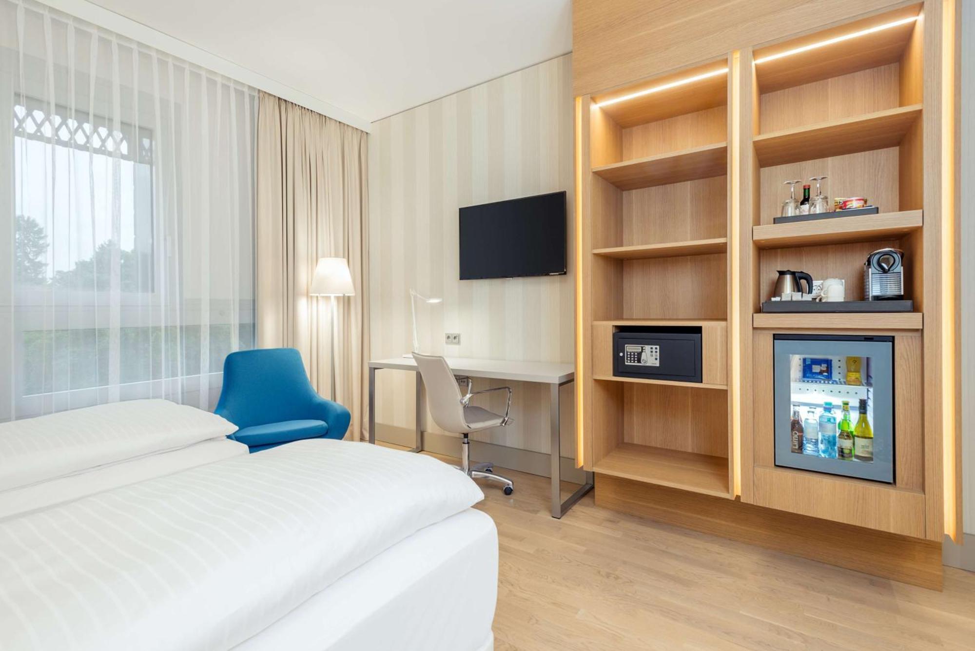 เอ็นเอช กราซ ซิตี้ Hotel ภายนอก รูปภาพ